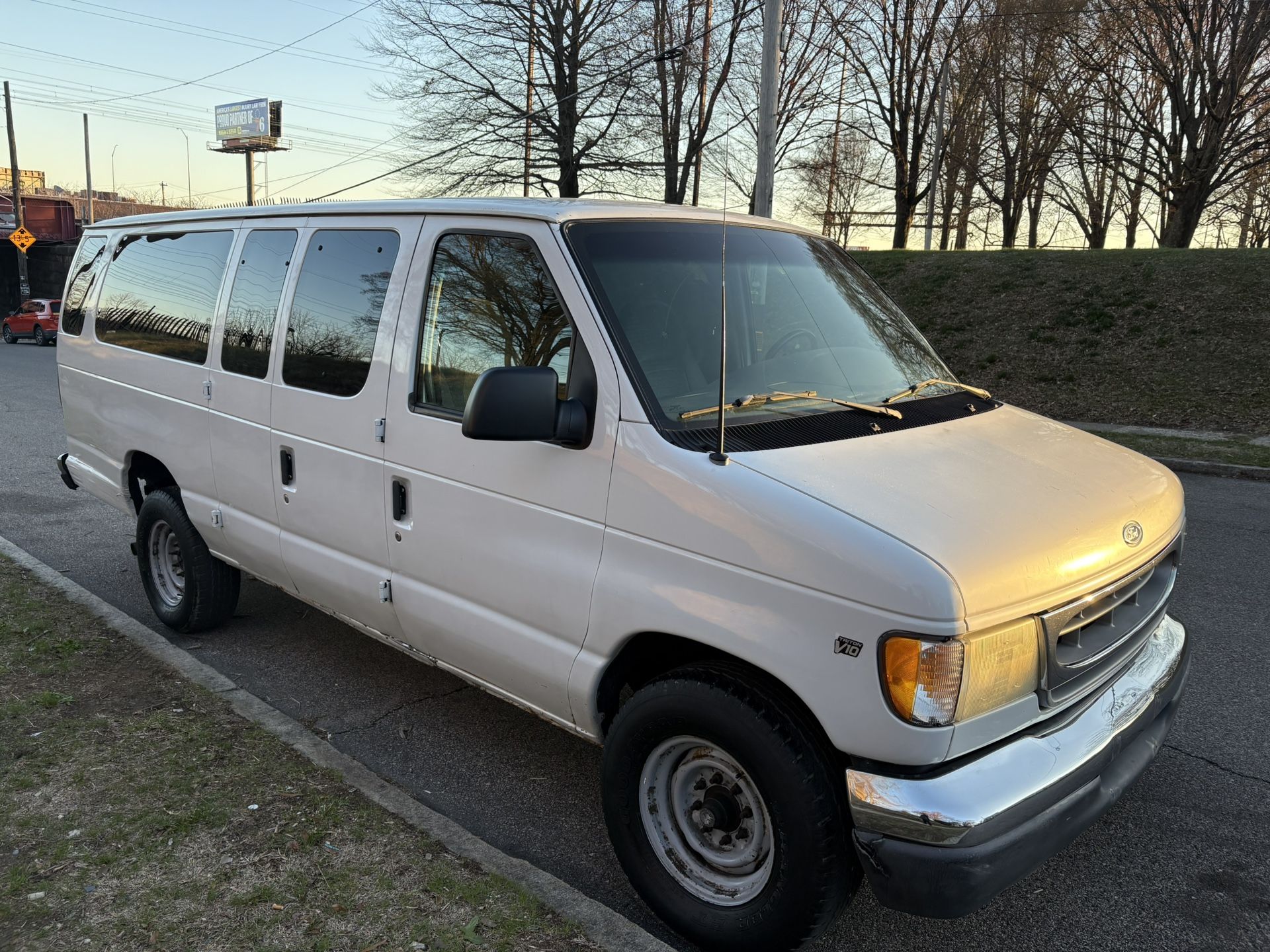 2002 Ford E-350