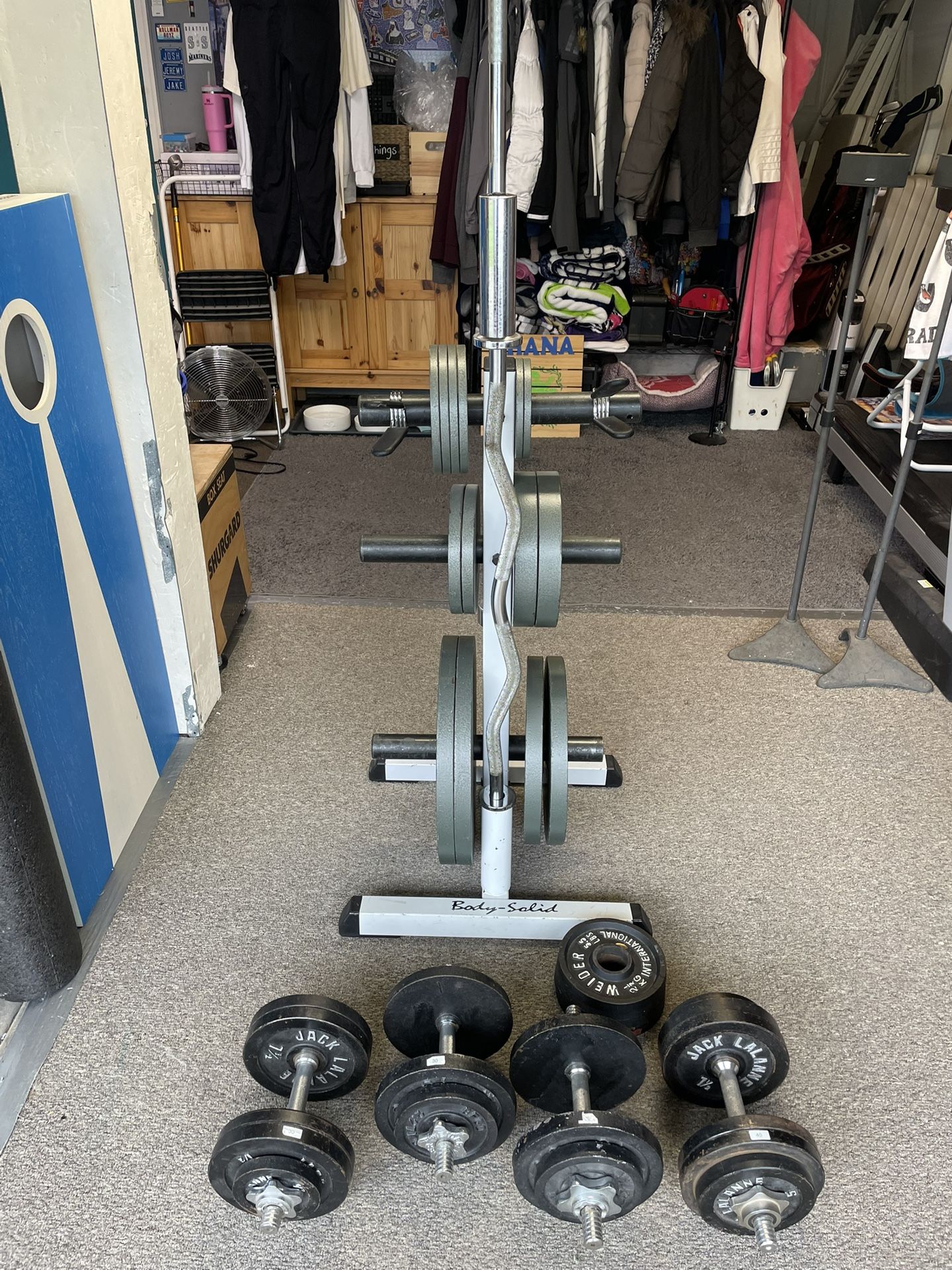 Weight Plates/Rack, Curling Bar, Barbell, Dumbells