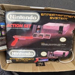 Nintendo Entertainment System Action Set With Four Games And Controllers Read Description