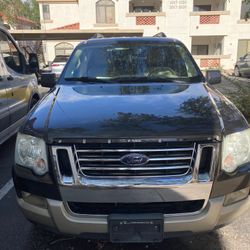 Selling my 2006 Ford Explorer With 164000 originals milles