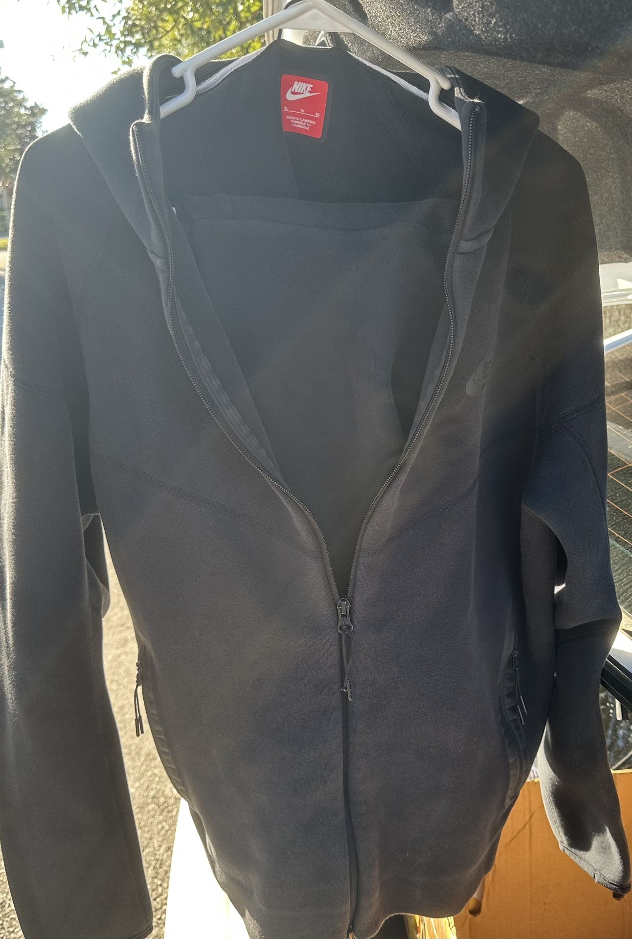 Black Nike Tech Fleece Jogging Suit Set