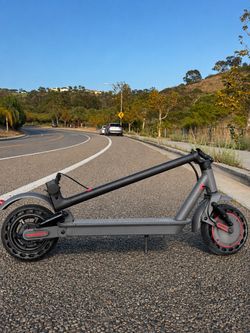 WTRHXA Electric Scooter