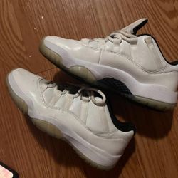 Size 8.5 Air Jordan 11 Retro Low  "Legend Blue" edition