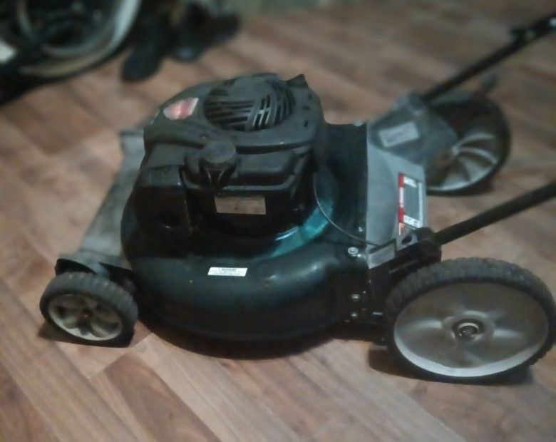 Yard Machine 21 " 5.5 H/P High Wheel Push Mower