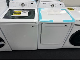 Large Samsung capacity gas washer and dryer set