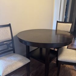 Dining room table 4 chairs 