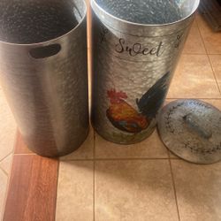 Collectible Chicken Trash Bin