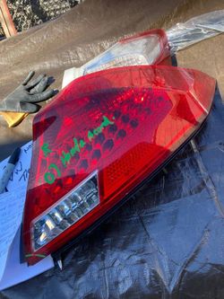 06-07 Honda Accord Right - Tail Light Assembly