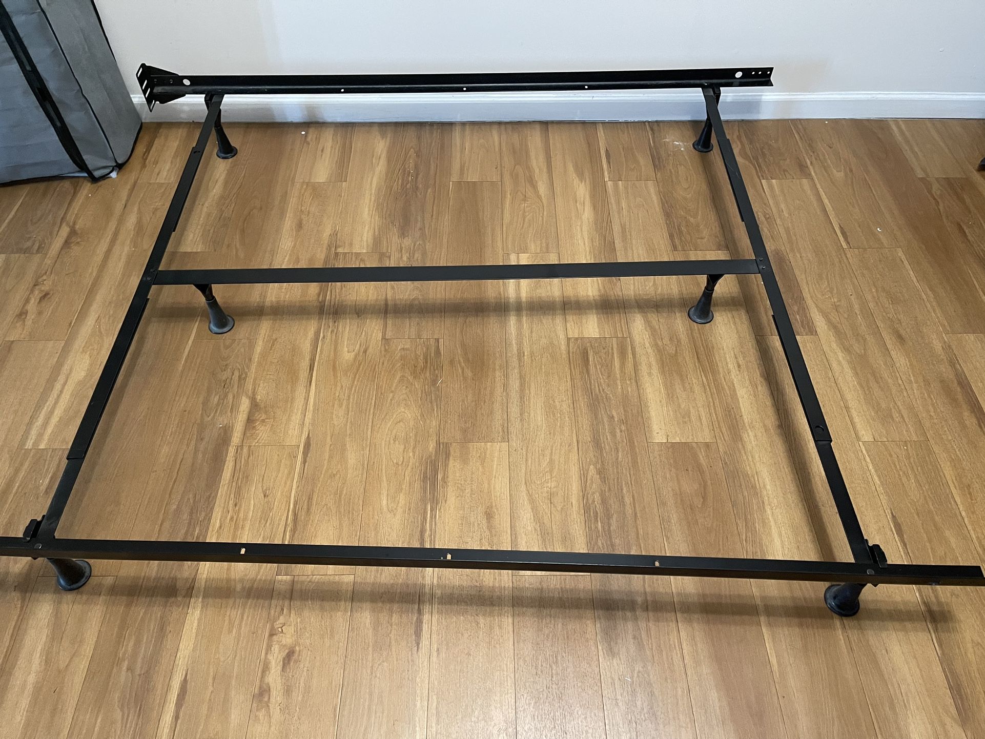 Queen size metal rails Hook on Bed Rails Queen /with Center Support