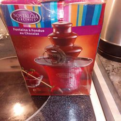 Nostalgia 3 Tier Chocolate Fondue Fountain