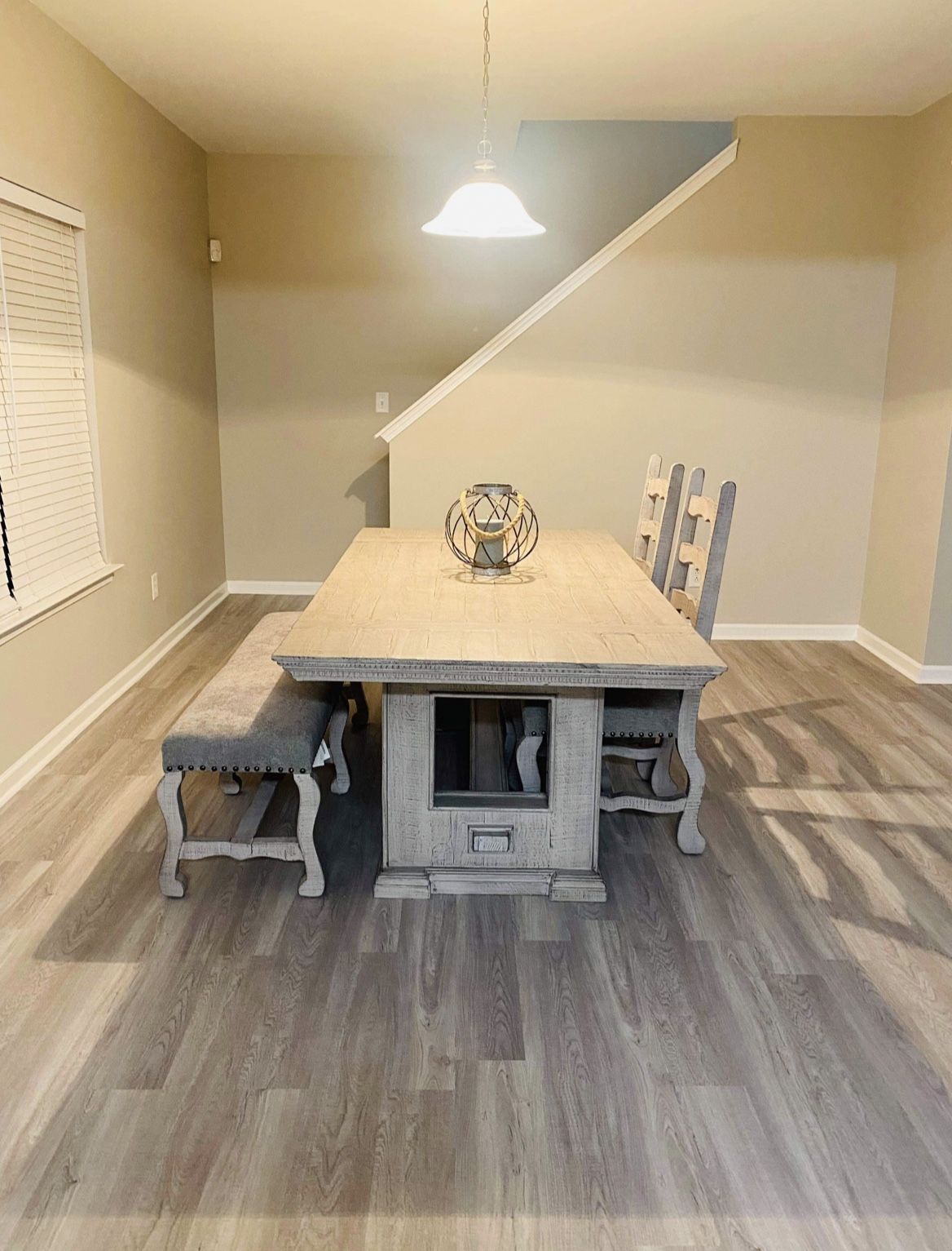 Farmhouse Dinning Room Table 