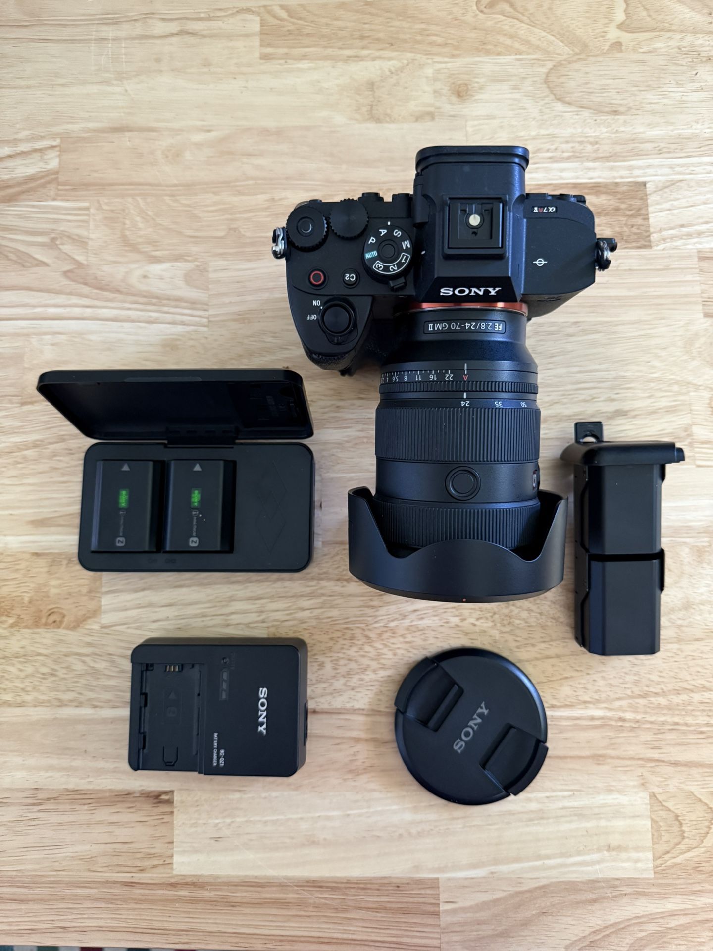 Sony a7R V Mirrorless Camera with 24-70mm f/2.8 II Lens Kit