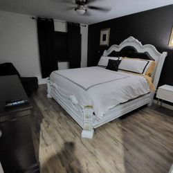 King Size Bed (No Matress Or Box Springs)