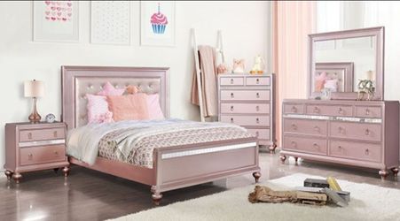 Brand New Pink 4pc Queen Bedroom Set (Available in Twin & Full Size)