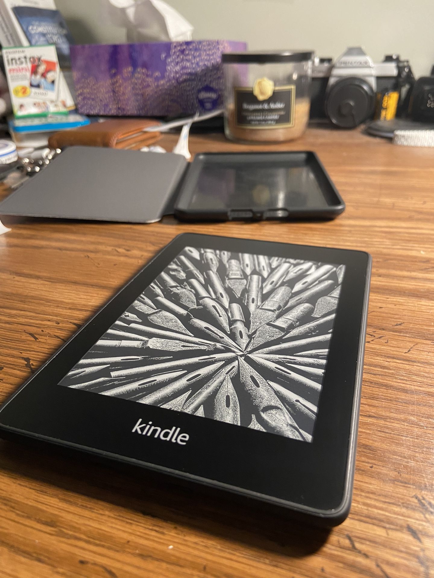 Bundle: Kindle Paperwhite (10th gen) and Case! 