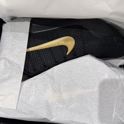 Size 10. New Kobe 11. 90623