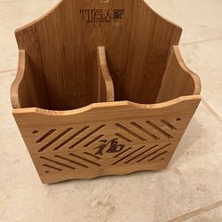 Bamboo holder 8”H，6”L， 2.75”W