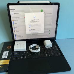 Apple IPad Pro 12.9” 5th Generation (M1 chip/ Face ID/2021) 128GB with pen, keyboard & Accessories