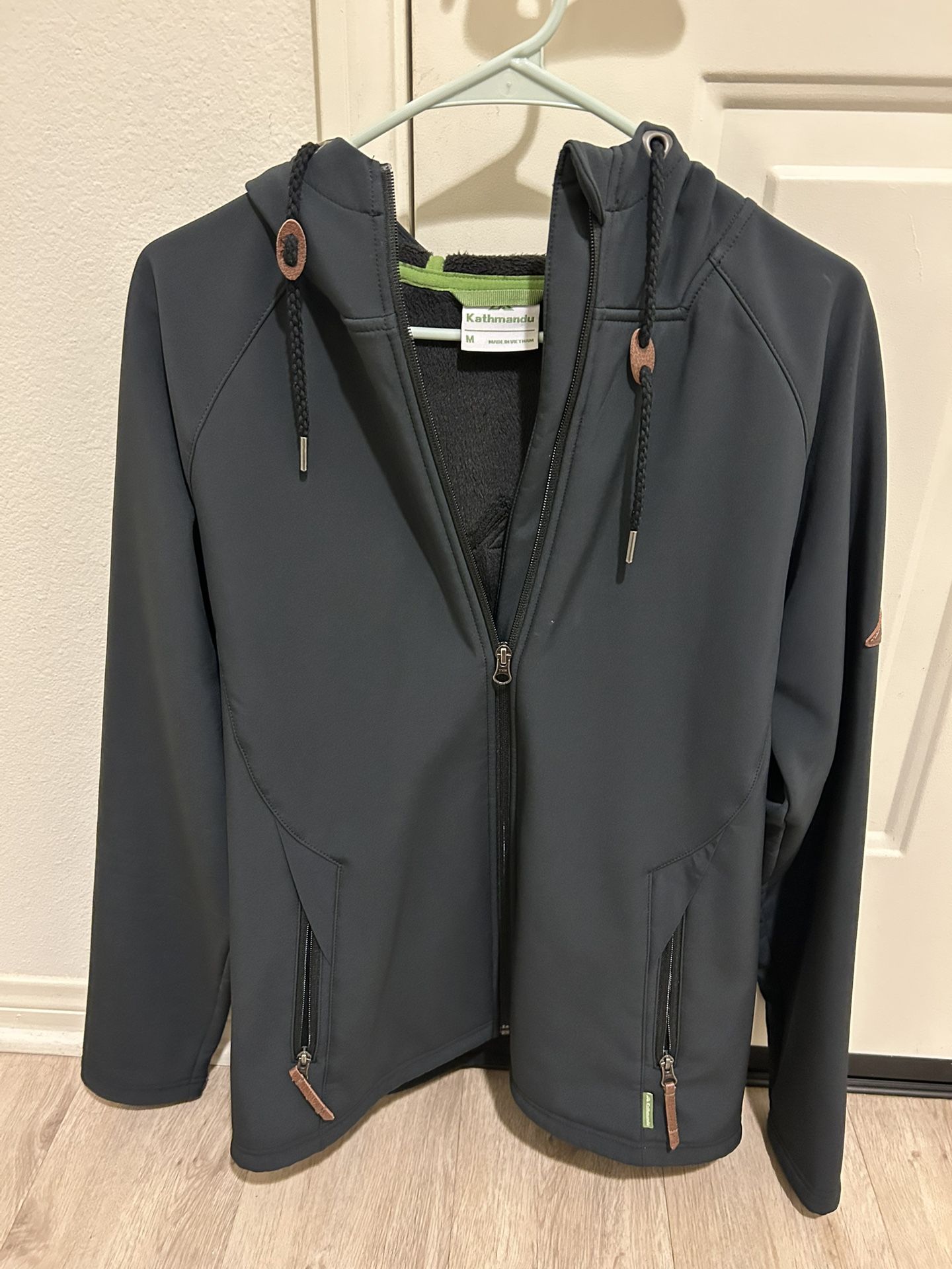 Kathmandu Jacket Mens Medium Black Full Zip Hooded Soft Shell Sherpa Lined