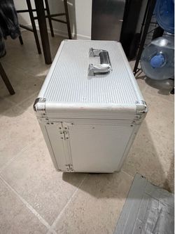 Cosmo travel case