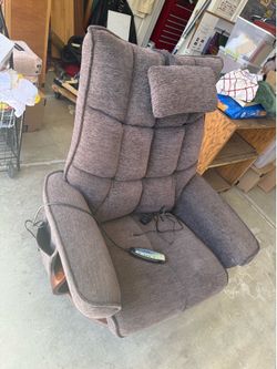 Massaging chair