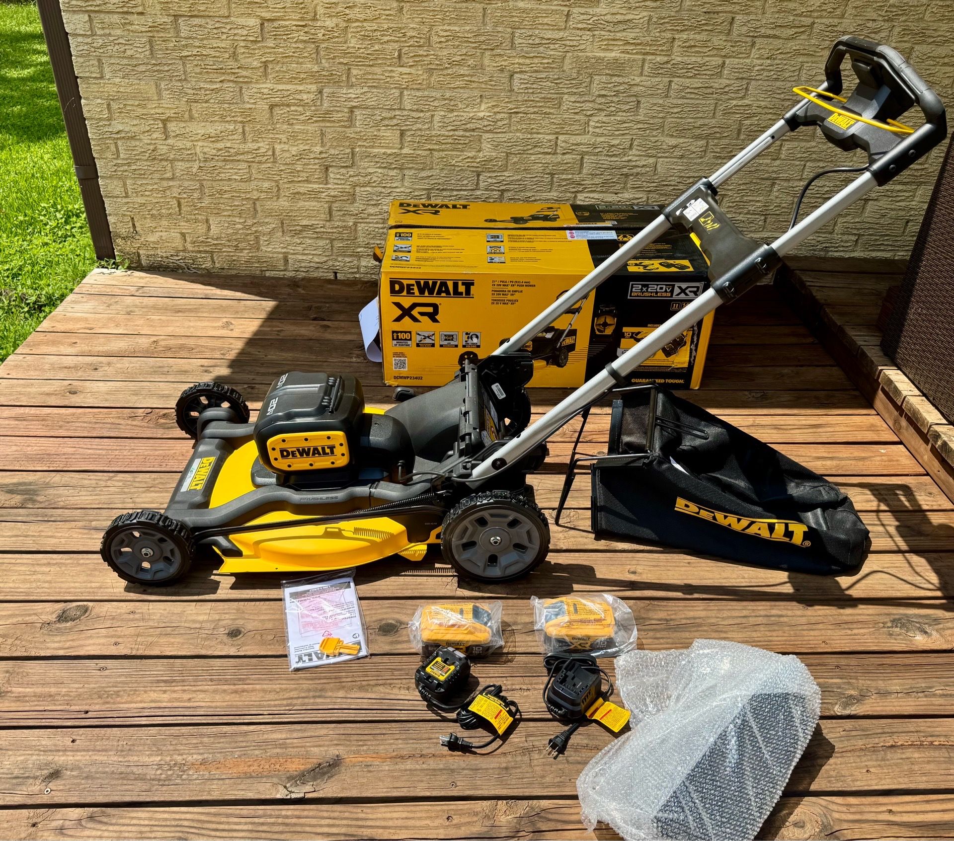 DEWALT Powered Push Lawn Mower Kit