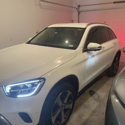 2022 Mercedes-Benz GLC 300