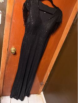 Elegant Black Dress 🖤✔️