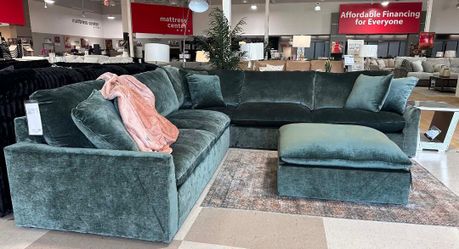 💞OM 💞  Brand New Living Room Sectional