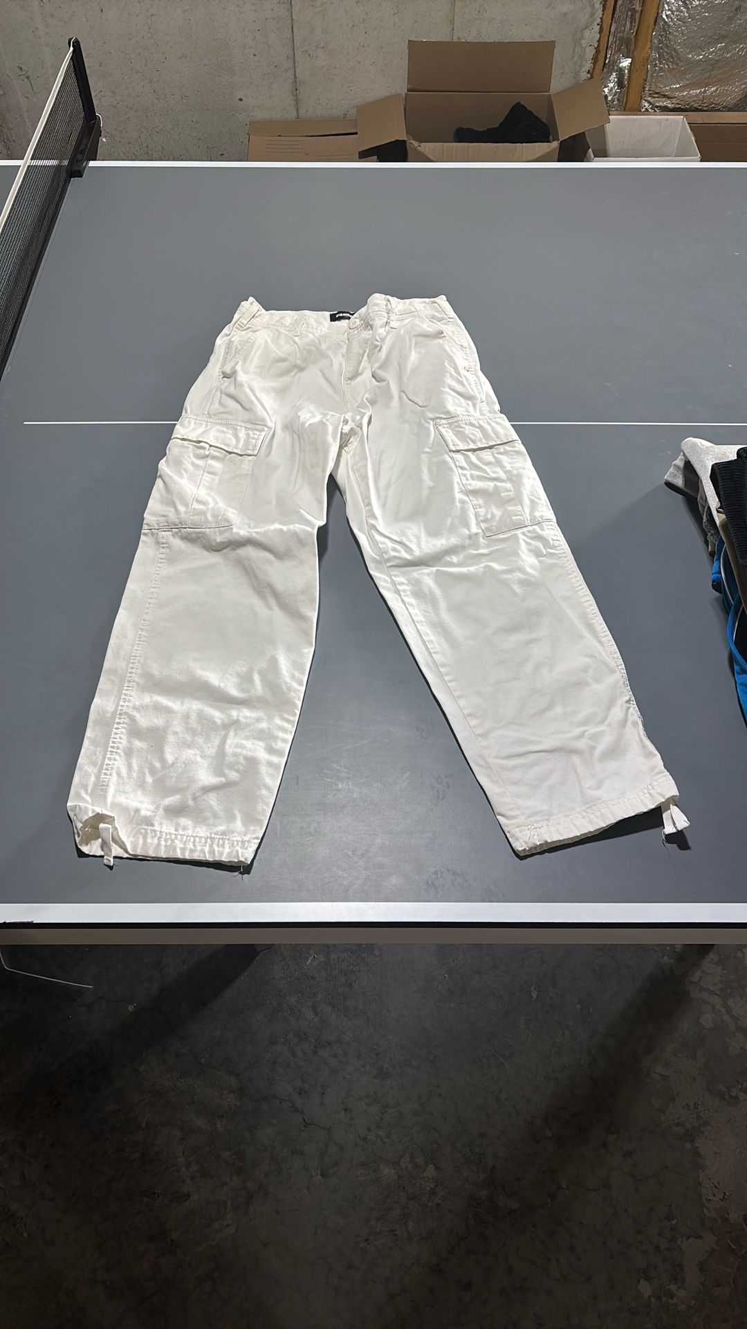 Men’s White Cargo Pants Size 28x30