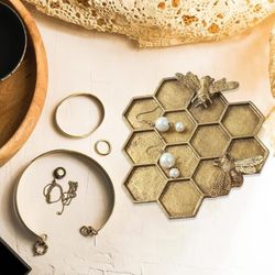 Jewelry tray honeycomb