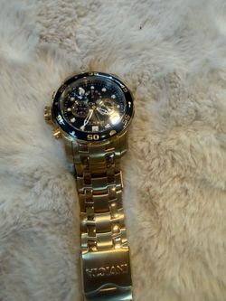 Men’s watch gold