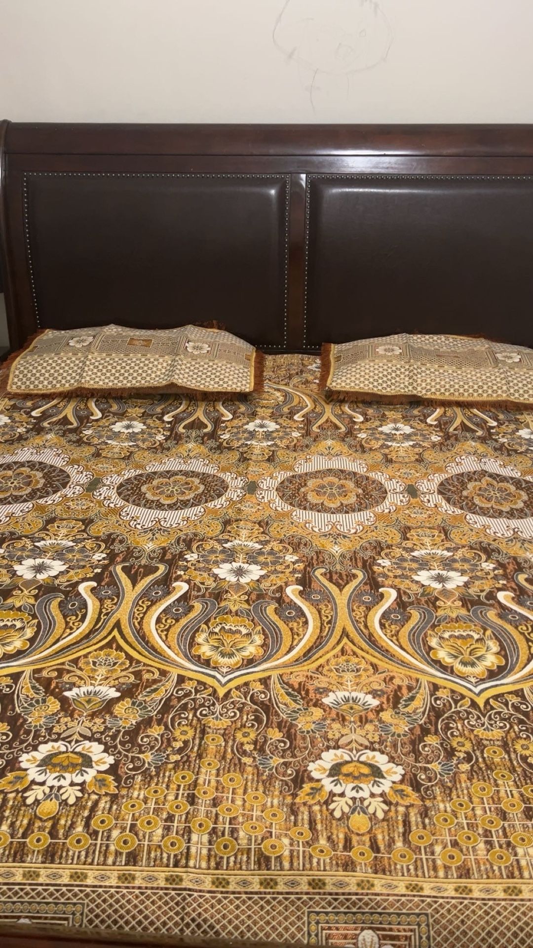 Luxury Jacquard Fancy Bedsheet Queen Size