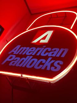AMERICAN PADLOCKS LIGHT
