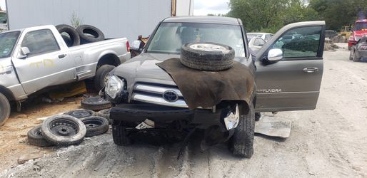 2005 Toyota tundra for parts
