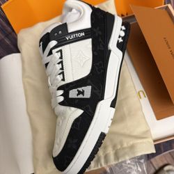 Sneakers For Men Size 9.5/10/10.5 Perfect Valentine 💌 Gift 🎁 