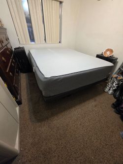 Queen Adjustable Bed base and Mattress! Dual Massage!