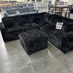 4-Piece Sectional Set LAF Loveseat + RAF Loveseat + Corner Wedge + Cocktail Ottoman  Color: Black 💢seccional Color Negro Nuevo En Caja