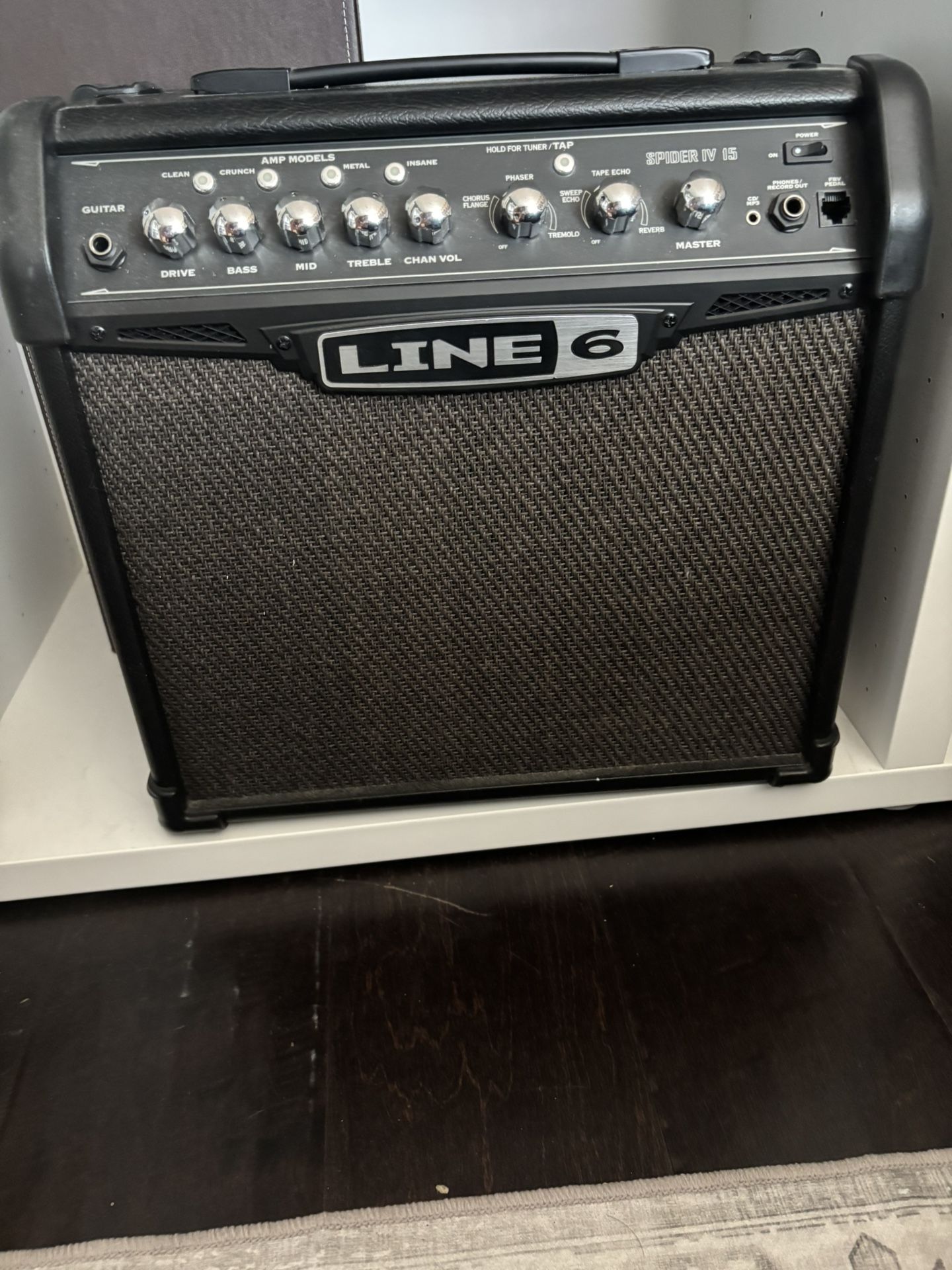 Line 6 Spider IV 15-Powerful Modeling Amp W/FX