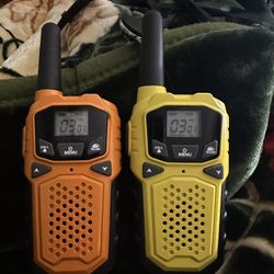 2 Walkie Talkies 