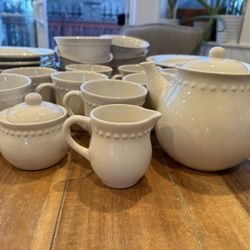 Pottery Barn Tea Cup Set