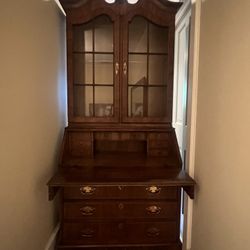 Greatly reduced! Vintage Secretary from White Fine Furniture in Great Condition   moving Must sell, 
