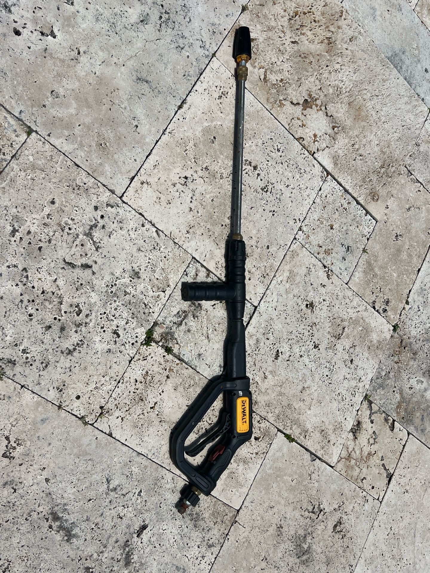 DEWALT Pressure Washer Spray Nozzle Wand 4500 PSI Black Plastic OR452