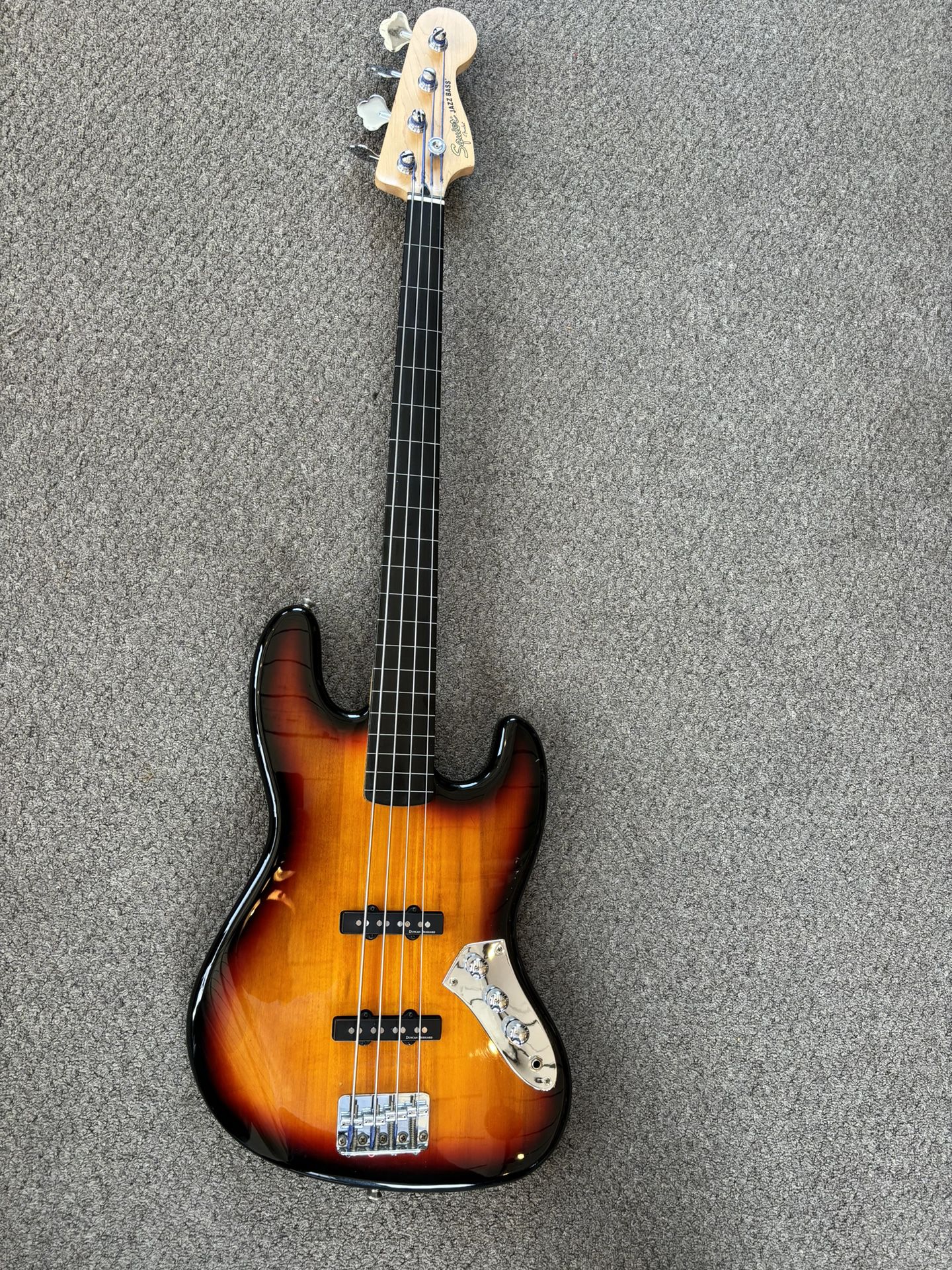 Fender Squire Fretless jazz Bass