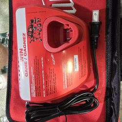 Milwaukee M12 Charger