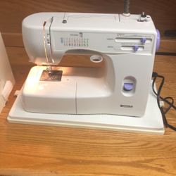 Kenmore good working condition sewing machine