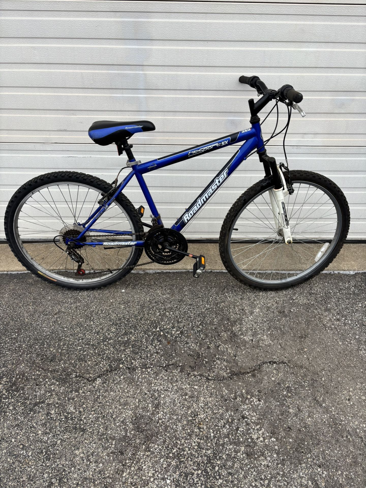 26” Roadmaster Blue 18 Speed Bike