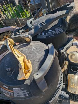 Jacuzzi Pool Equipment Two Filters Four Pumps Salt Machine