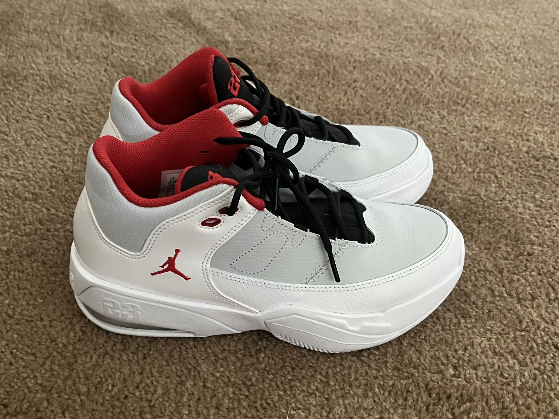 Jordan’s!! 7Y