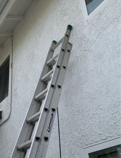 Werner Aluminum Extension Ladder 12'-24'